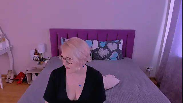 sabrinamacmarren online show from 5, 2, 2026