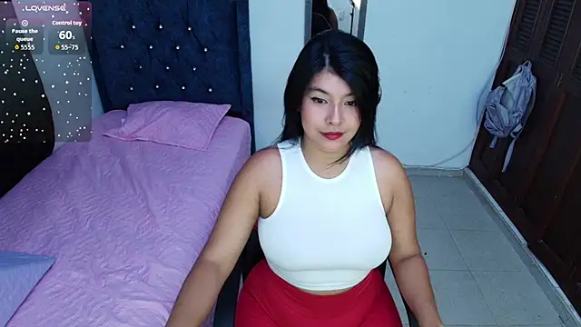 Snapshot of Julieta_Sandia chatting on 10, 10, 2025 Julieta Sandia online show from 10, 10, 2025
