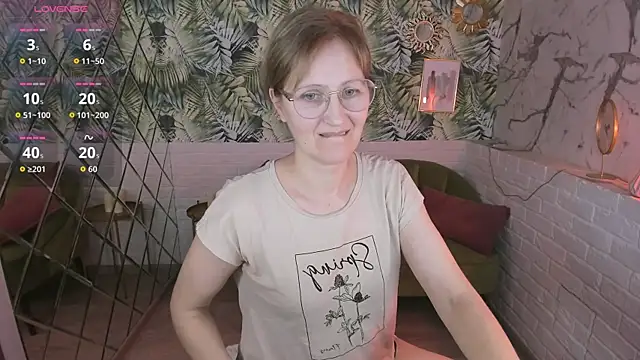 Paris Cherry online show from 13, 12, 2025