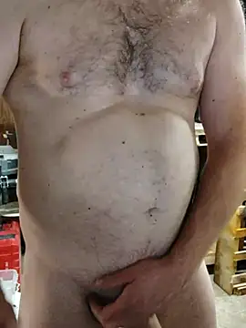 Snapshot of IronedTitan chatting on 4, 11, 2025 IronedTitan online show from 4, 11, 2025