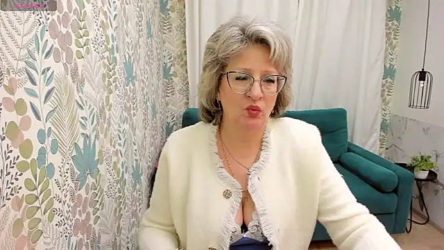 EvelynJoyful online show from 6, 2, 2025