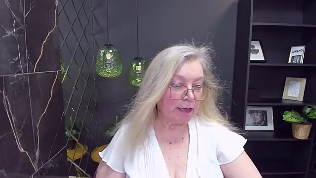 Snapshot of NataliMellow chatting on 18, 1, 2025 NataliMellow online show from 18, 1, 2025