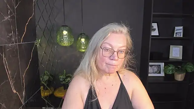 Snapshot of NataliMellow chatting on 14, 11, 2025 NataliMellow online show from 14, 11, 2025