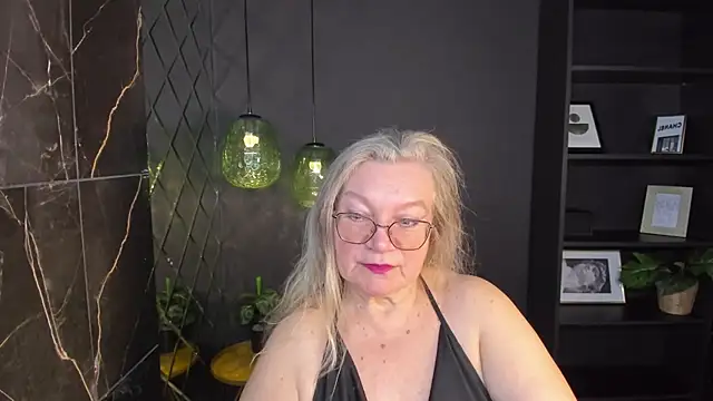 Snapshot of NataliMellow chatting on 17, 11, 2025 NataliMellow online show from 17, 11, 2025