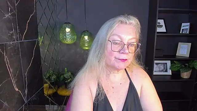 Snapshot of NataliMellow chatting on 18, 11, 2025 NataliMellow online show from 18, 11, 2025