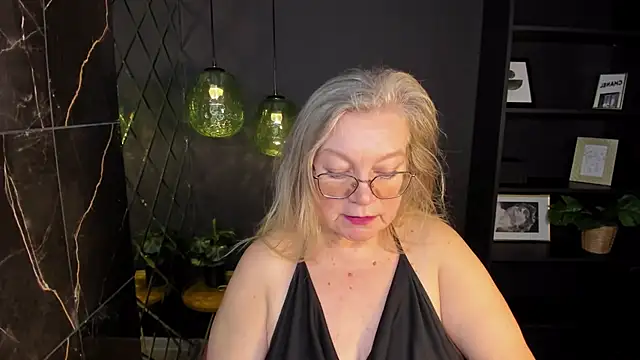 Snapshot of NataliMellow chatting on 23, 11, 2025 NataliMellow online show from 23, 11, 2025