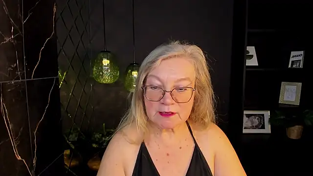 Snapshot of NataliMellow chatting on 24, 11, 2025 NataliMellow online show from 24, 11, 2025