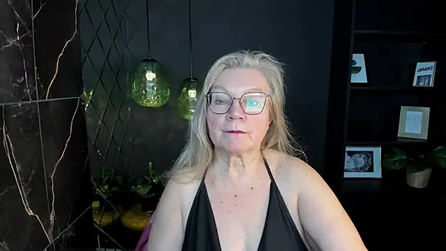 Snapshot of NataliMellow chatting on 27, 11, 2025 NataliMellow online show from 27, 11, 2025