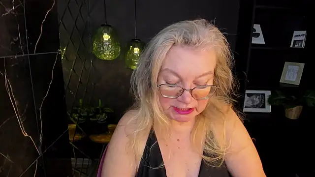 Snapshot of NataliMellow chatting on 29, 11, 2025 NataliMellow online show from 29, 11, 2025