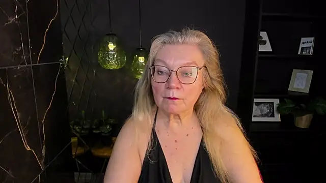 Snapshot of NataliMellow chatting on 30, 11, 2025 NataliMellow online show from 30, 11, 2025