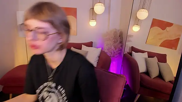 Snapshot of RubySoft chatting on 17, 11, 2025 RubySoft online show from 17, 11, 2025