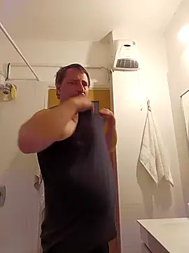 Snapshot of Miki20677 chatting on 5, 3, 2025 Miki20677 online show from 5, 3, 2025