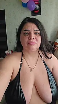 Snapshot of littleRikka chatting on 9, 4, 2026 littleRikka online show from 9, 4, 2026