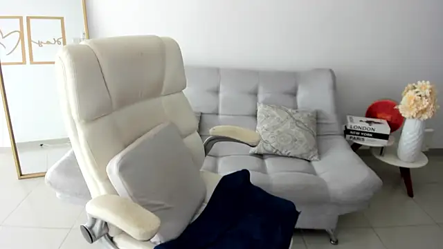 Snapshot of renata_t_ chatting on 19, 7, 2026 renata t online show from 19, 7, 2026
