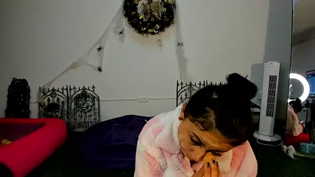 AbbyTaylorr online show from 1, 10, 2025