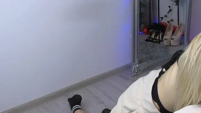 JuliaJuliette online show from 10, 3, 2025