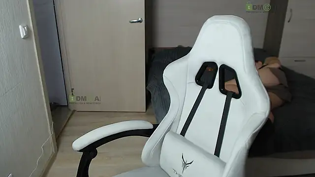 Snapshot of Sunny-Girl1 chatting on 3, 3, 2025 Sunny-Girl1 online show from 3, 3, 2025