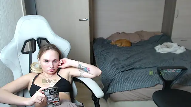 Snapshot of Sunny-Girl1 chatting on 6, 3, 2025 Sunny-Girl1 online show from 6, 3, 2025