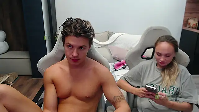 Snapshot of Sunny-Girl1 chatting on 10, 10, 2025 Sunny-Girl1 online show from 10, 10, 2025