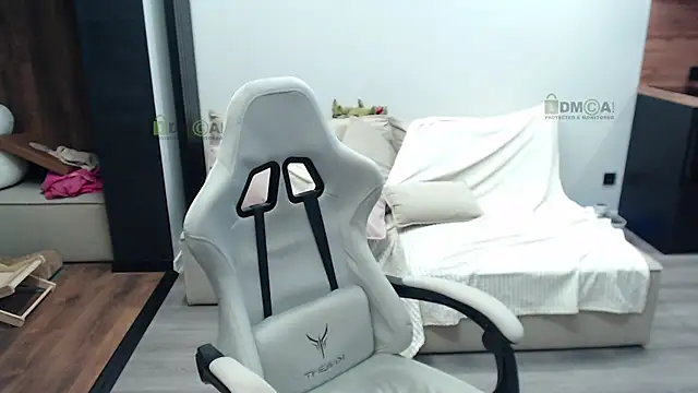 Snapshot of Sunny-Girl1 chatting on 14, 10, 2025 Sunny-Girl1 online show from 14, 10, 2025