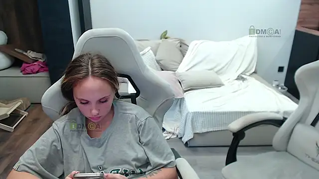 Snapshot of Sunny-Girl1 chatting on 16, 10, 2025 Sunny-Girl1 online show from 16, 10, 2025