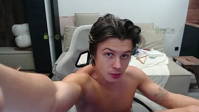 Snapshot of Sunny-Girl1 chatting on 18, 12, 2025 Sunny-Girl1 online show from 18, 12, 2025