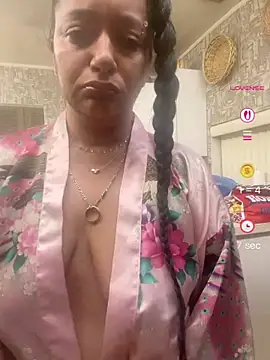 PichyPrettyPussy online show from 13, 5, 2026