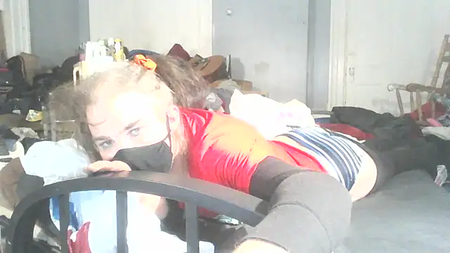 Snapshot of Valarie83 chatting on 12, 2, 2025 Valarie83 online show from 12, 2, 2025