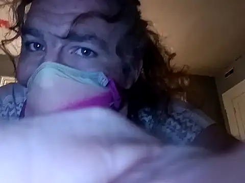 Snapshot of Valarie83 chatting on 31, 10, 2025 Valarie83 online show from 31, 10, 2025