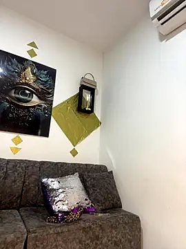 Shantal Lovee online show from 23, 11, 2025