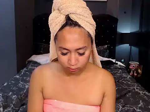 HOTTESTCANDYTS online show from 18, 4, 2026