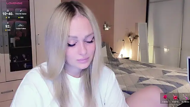 Libby Nora online show from 25, 10, 2025