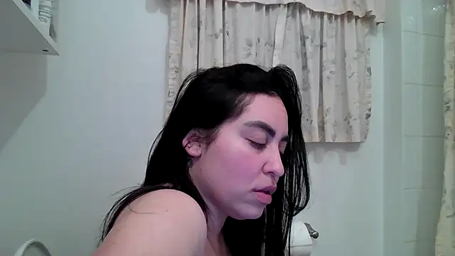 Snapshot of WetFlower69 chatting on 25, 6, 2026 WetFlower69 online show from 25, 6, 2026
