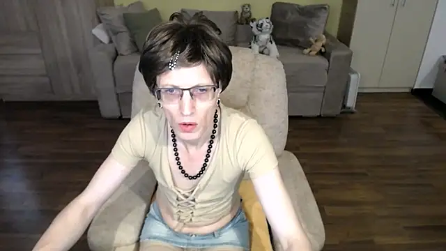 Snapshot of clementine chatting on 24, 7, 2026 clementine online show from 24, 7, 2026