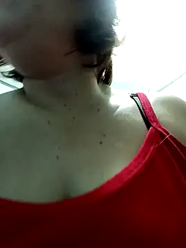 Snapshot of XXLorie_02 chatting on 24, 10, 2025 XXLorie 02 online show from 24, 10, 2025