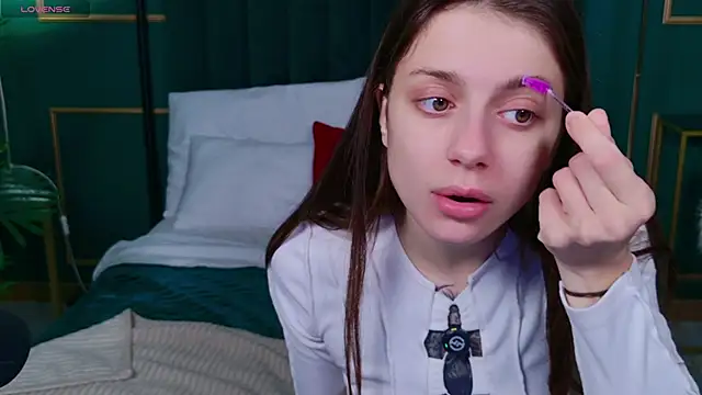 Eille Elfie online show from 10, 10, 2025