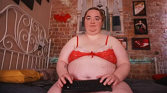 Snapshot of Evelively chatting on 5, 6, 2026 Evelively online show from 5, 6, 2026