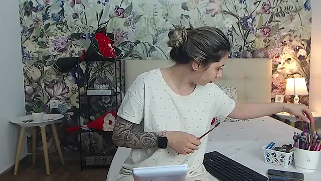 RoseDiamond06 online show from 10, 7, 2026