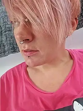 PinkTheHawk online show from 17, 1, 2025