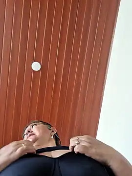 Snapshot of emma_tour chatting on 29, 12, 2024 emma tour online show from 29, 12, 2024