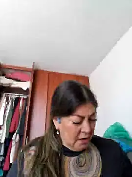 Snapshot of emma_tour chatting on 6, 1, 2025 emma tour online show from 6, 1, 2025