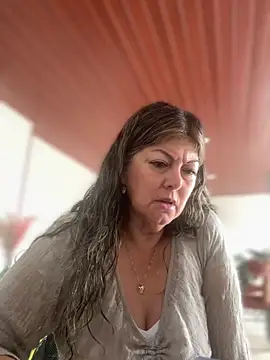 Snapshot of emma_tour chatting on 4, 11, 2025 emma tour online show from 4, 11, 2025