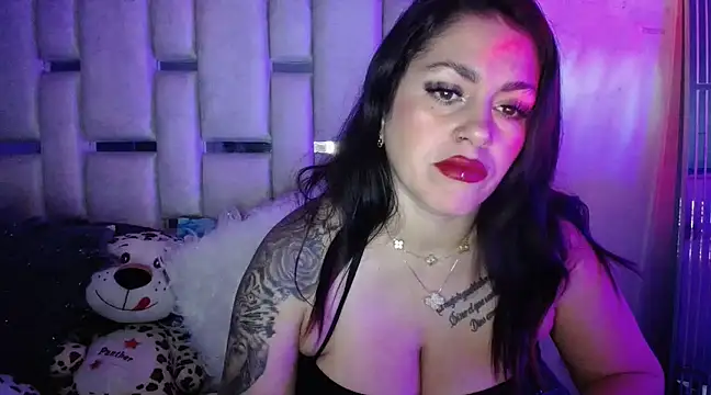 Snapshot of chelaqueen_ chatting on 8, 1, 2025 chelaqueen online show from 8, 1, 2025