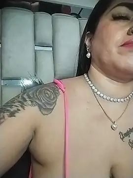 Snapshot of chelaqueen_ chatting on 2, 6, 2026 chelaqueen online show from 2, 6, 2026