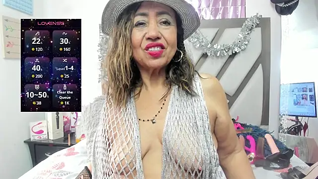 Snapshot of matureluna chatting on 8, 3, 2025 matureluna online show from 8, 3, 2025