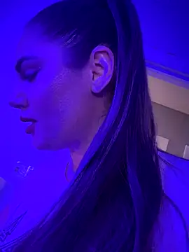 lovely beast online show from 18, 11, 2025