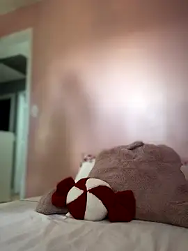 lovely beast online show from 2, 12, 2025