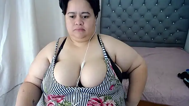 Snapshot of hotlesby4uxxx chatting on 14, 12, 2024 hotlesby4uxxx online show from 14, 12, 2024