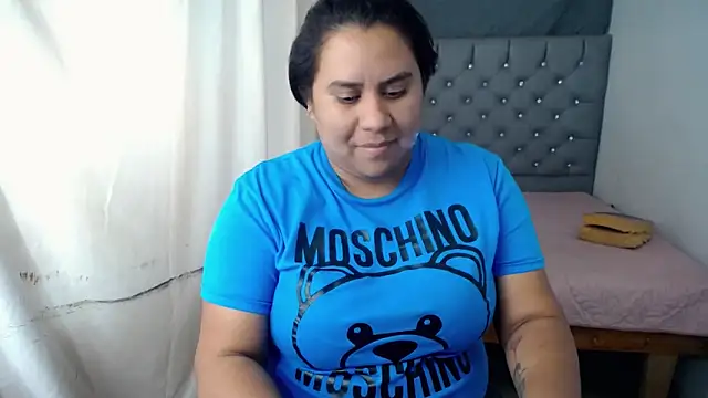 Snapshot of hotlesby4uxxx chatting on 8, 1, 2025 hotlesby4uxxx online show from 8, 1, 2025