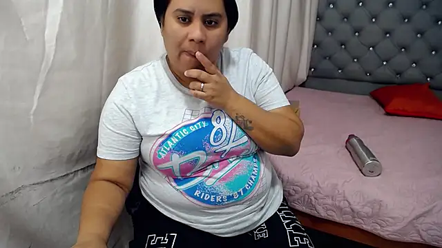 Snapshot of hotlesby4uxxx chatting on 10, 1, 2025 hotlesby4uxxx online show from 10, 1, 2025